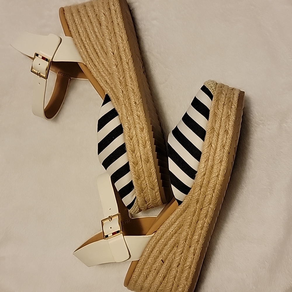 Tommy Hilfiger Nilsa Wedges Navy Blue & White 7.5 (NEW)